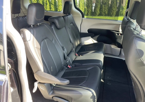 Chrysler Pacifica cena 129000 przebieg: 95000, rok produkcji 2020 z Czaplinek małe 596